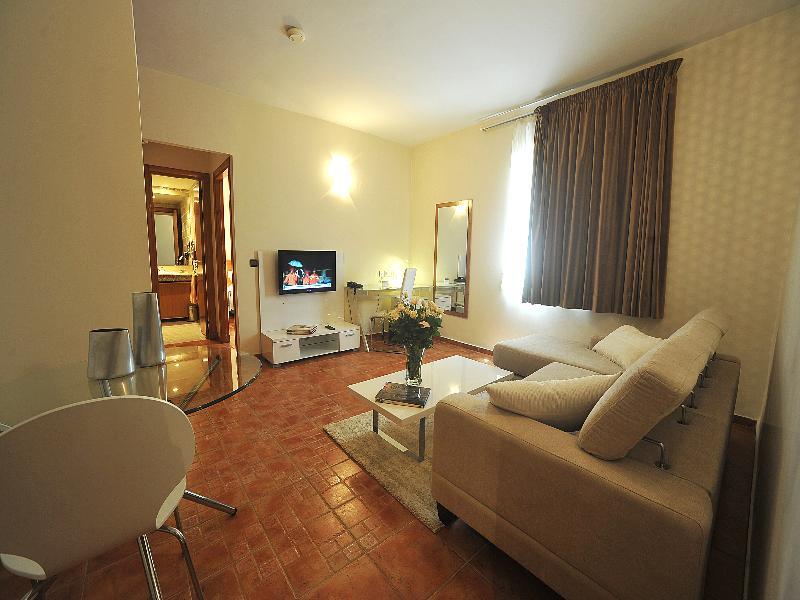 & Hotel 4*